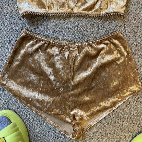 Y2K Feminine Sexy Pajamas Shorts Camisole CroppedTop Gold Velour Bow Romantic XS - Picture 5 of 8
